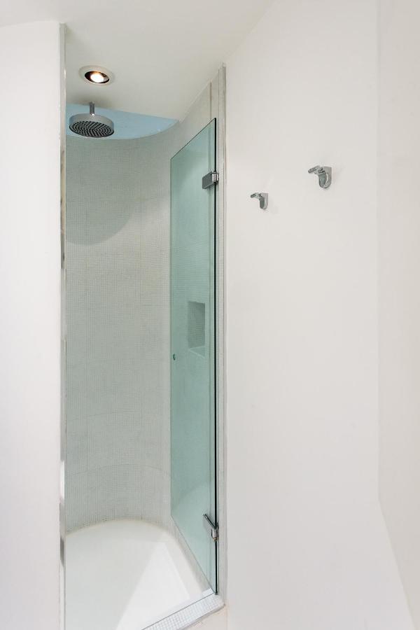 2 Bed 2 Bath Off Regent Street Apartment *